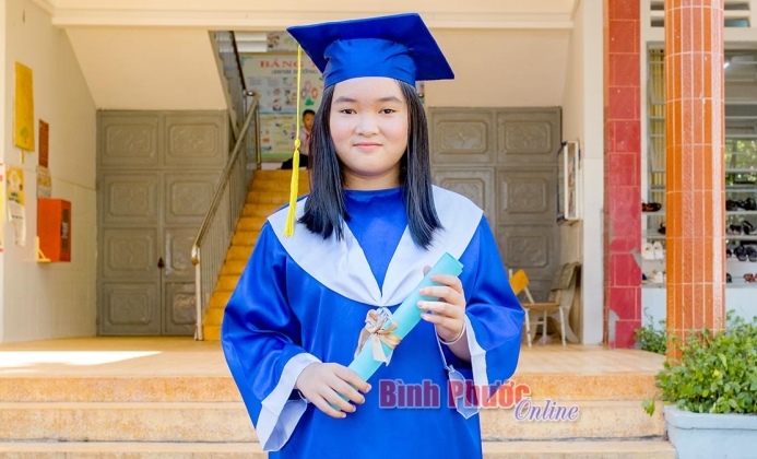 Kính yêu Bác Hồ từ những trang sách