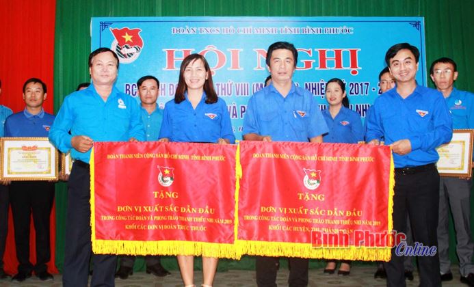 Thành đoàn Đồng Xoài phát huy sức trẻ xung kích Thành đoàn Đồng Xoài phát huy sức trẻ xung kích