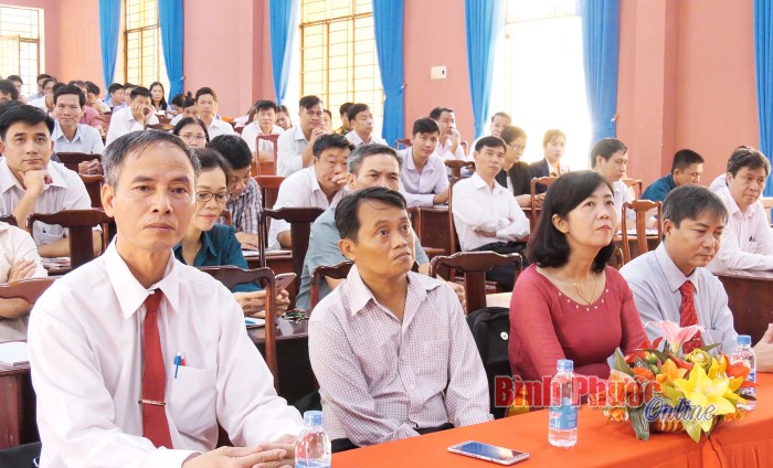 Đồng Phú bồi dưỡng nghiệp vụ cho cấp ủy viên cơ sở Đồng Phú bồi dưỡng nghiệp vụ cho cấp ủy viên cơ sở