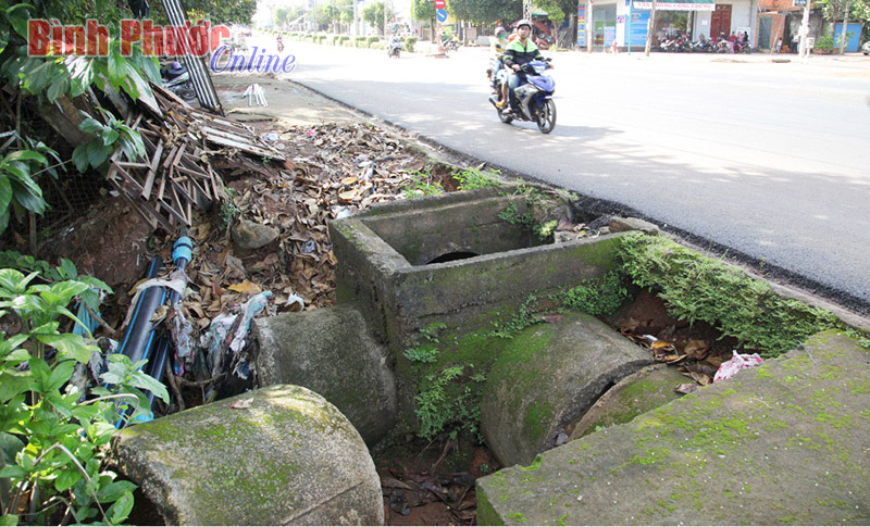 Cần nắp cho hố ga nguy hiểm