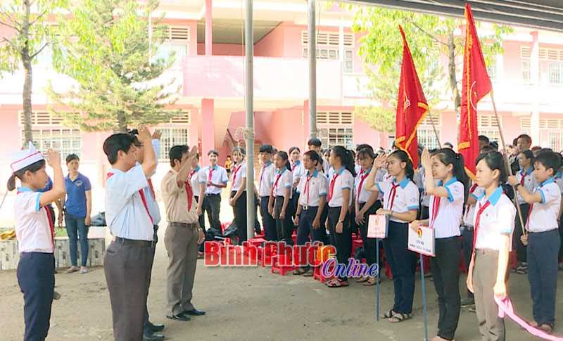 Phú Riềng tổ chức ngày hội “Thiếu nhi vui, khỏe - Tiến bước lên đoàn” Phú Riềng tổ chức ngày hội “Thiếu nhi vui, khỏe - Tiến bước lên đoàn”