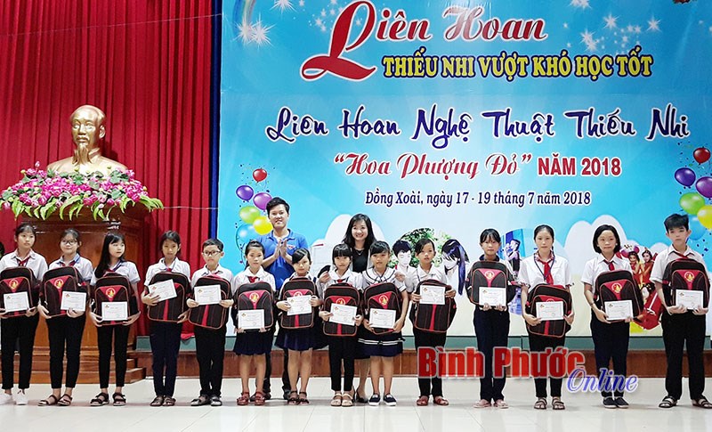 Liên hoan thiếu nhi “Vượt khó học tốt” và “Hoa phượng đỏ” Liên hoan thiếu nhi “Vượt khó học tốt” và “Hoa phượng đỏ”