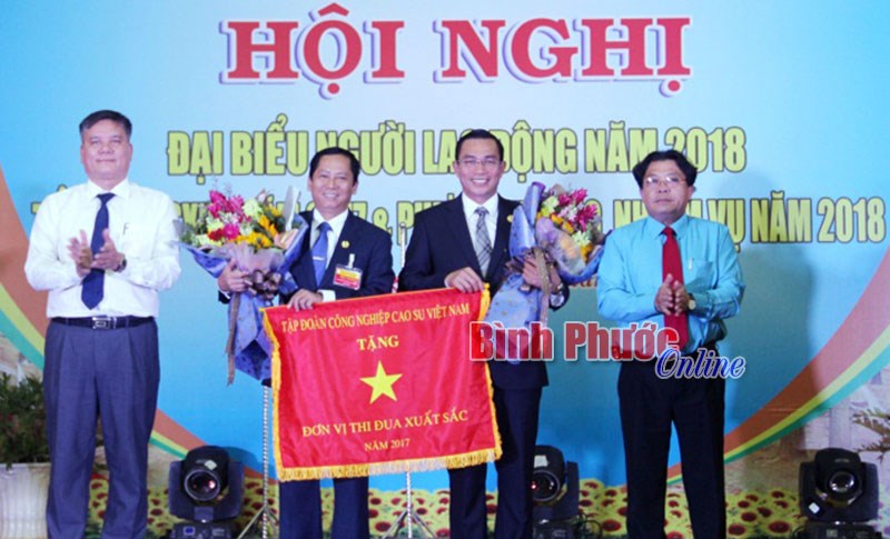 Công nhân Cao su Phú Riềng giúp nhau 14,2 tỷ đồng Công nhân Cao su Phú Riềng giúp nhau 14,2 tỷ đồng