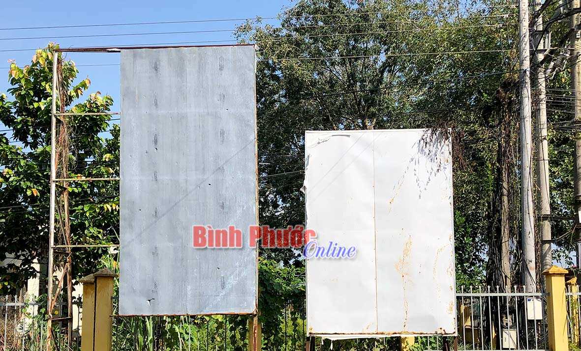 Cần sớm sửa chữa pa-nô tuyên truyền Cần sớm sửa chữa pa-nô tuyên truyền