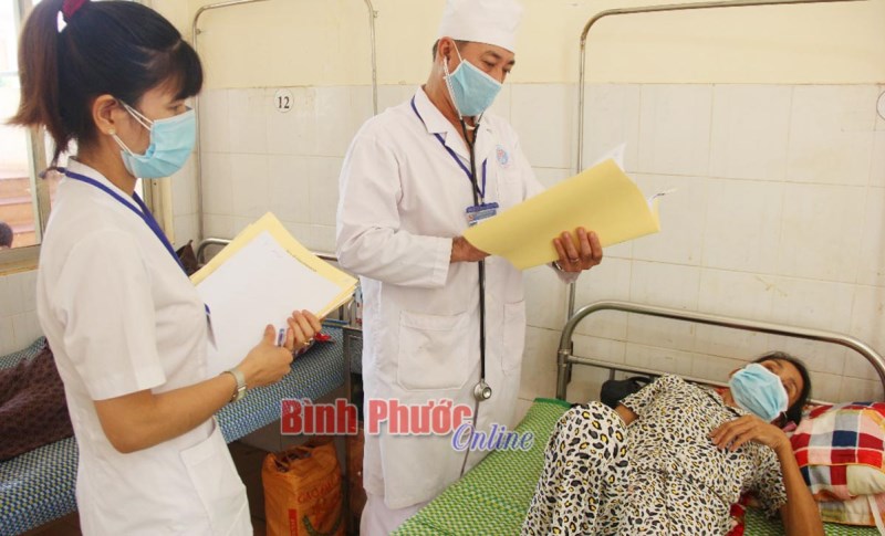 Tận tâm với người bệnh Tận tâm với người bệnh