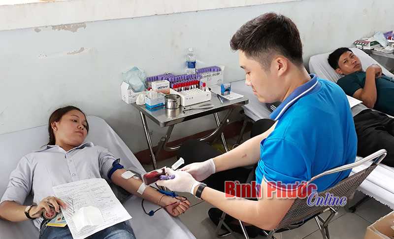 Đồng Xoài: 4 đợt hiến máu tình nguyện thu 1.510 đơn vị Đồng Xoài: 4 đợt hiến máu tình nguyện thu 1.510 đơn vị