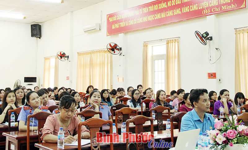 Nói chuyện chuyên đề “Nghệ thuật giữ gìn hạnh phúc gia đình” Nói chuyện chuyên đề “Nghệ thuật giữ gìn hạnh phúc gia đình”