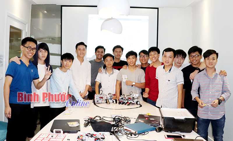 Sáng tạo khoa học - kỹ thuật ở THPT chuyên Quang Trung Sáng tạo khoa học - kỹ thuật ở THPT chuyên Quang Trung