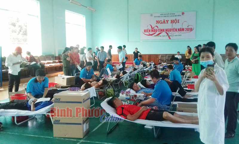 Phú Riềng thu 302 đơn vị máu tình nguyện Phú Riềng thu 302 đơn vị máu tình nguyện