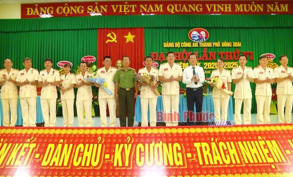 Thượng tá Ngô Thanh Hòa được bầu làm Bí thư Đảng ủy Công an TP. Đồng Xoài Thượng tá Ngô Thanh Hòa được bầu làm Bí thư Đảng ủy Công an TP. Đồng Xoài