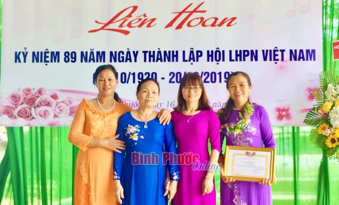 Cán bộ phụ nữ “nói lời hay, làm việc tốt” Cán bộ phụ nữ “nói lời hay, làm việc tốt”