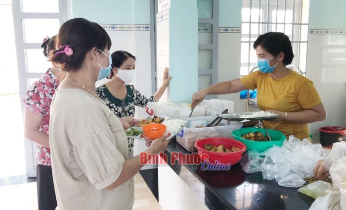 "Cầu nối" giữa nhà hảo tâm với người nghèo "Cầu nối" giữa nhà hảo tâm với người nghèo