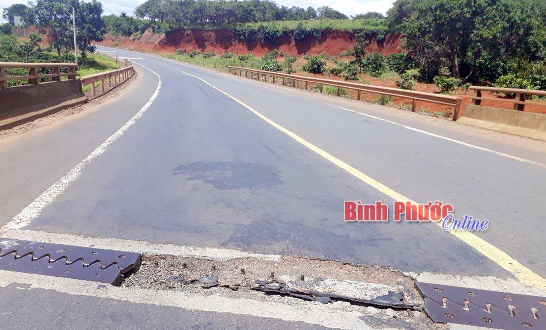 “Bẫy” trên cầu Sơn Lang “Bẫy” trên cầu Sơn Lang