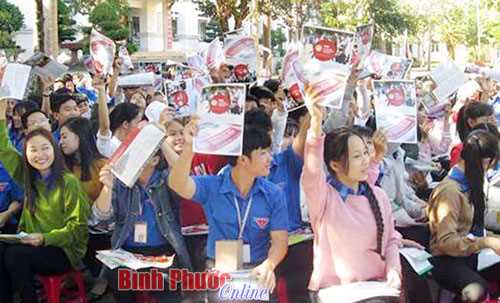 Trên 14 ngàn học sinh được tư vấn hướng nghiệp, tuyển sinh Trên 14 ngàn học sinh được tư vấn hướng nghiệp, tuyển sinh