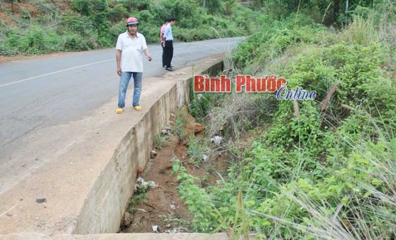 Nguy hiểm tiềm ẩn trên đường qua cầu Thác Mẹ