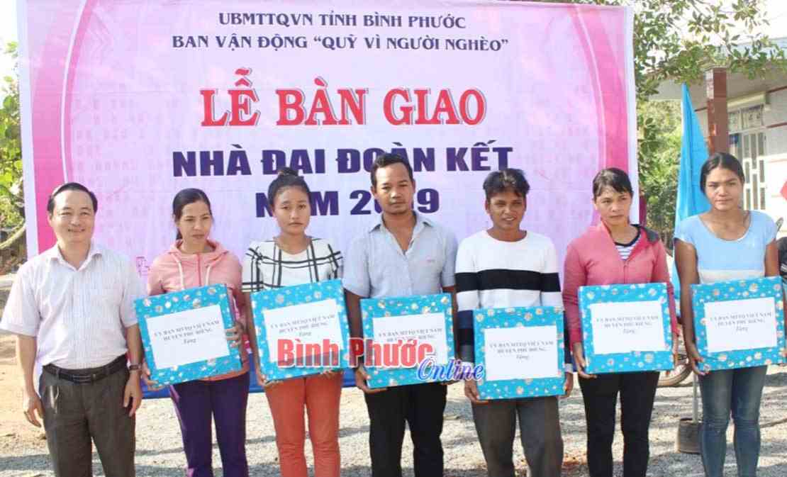 Bàn giao 9 nhà nghĩa tình đảng viên, đại đoàn kết Bàn giao 9 nhà nghĩa tình đảng viên, đại đoàn kết