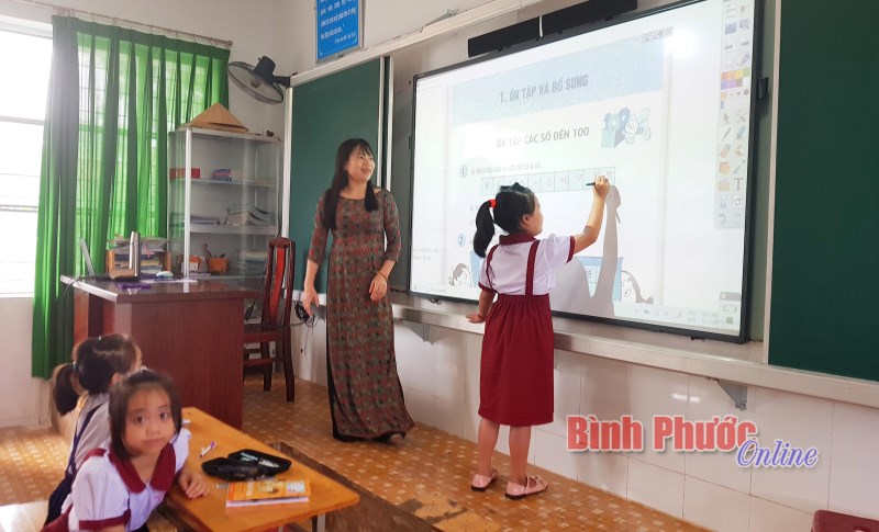 Lớp học không bụi phấn Lớp học không bụi phấn