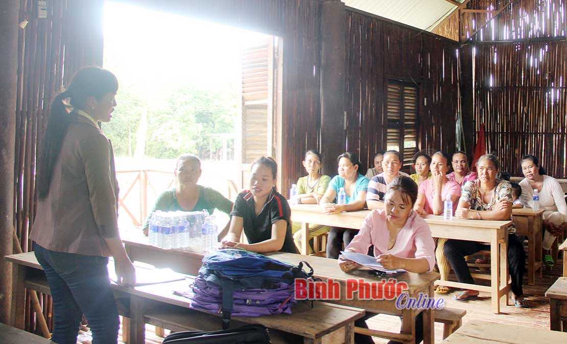 Mô hình phụ nữ giúp nhau thoát nghèo Mô hình phụ nữ giúp nhau thoát nghèo
