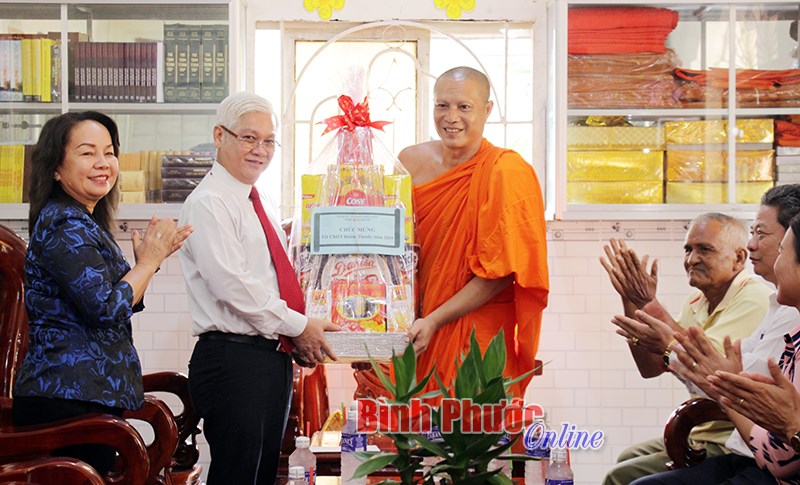 Bí thư Tỉnh ủy chúc tết Chôl Chnăm Thmây đồng bào Khơme Bí thư Tỉnh ủy chúc tết Chôl Chnăm Thmây đồng bào Khơme