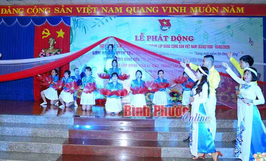 Sôi nổi liên hoan tuyên truyền ca khúc cách mạng Sôi nổi liên hoan tuyên truyền ca khúc cách mạng