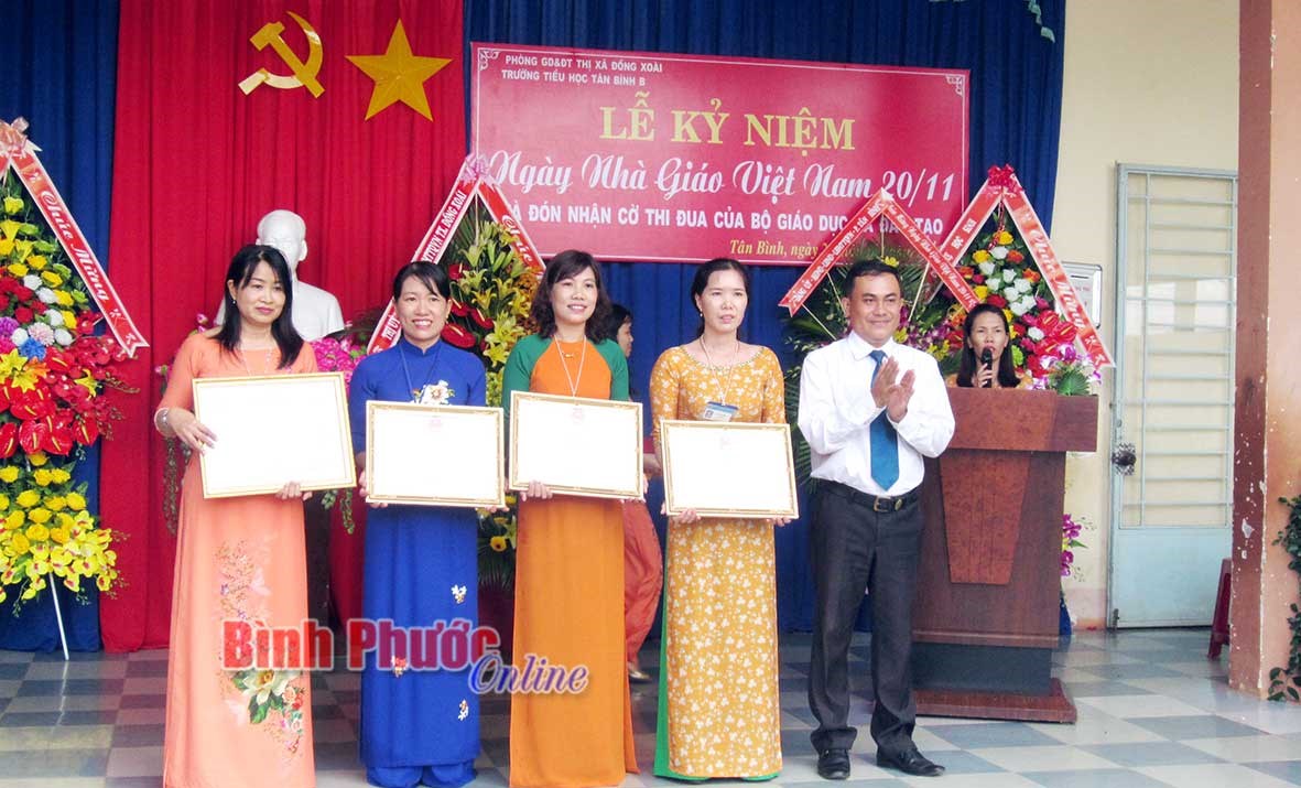 Ngành GD-ĐT Đồng Xoài xứng đáng lá cờ đầu Ngành GD-ĐT Đồng Xoài xứng đáng lá cờ đầu