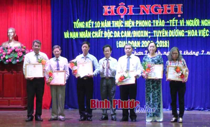 Chơn Thành: Biểu dương 43 “hoa việc thiện” Chơn Thành: Biểu dương 43 “hoa việc thiện”