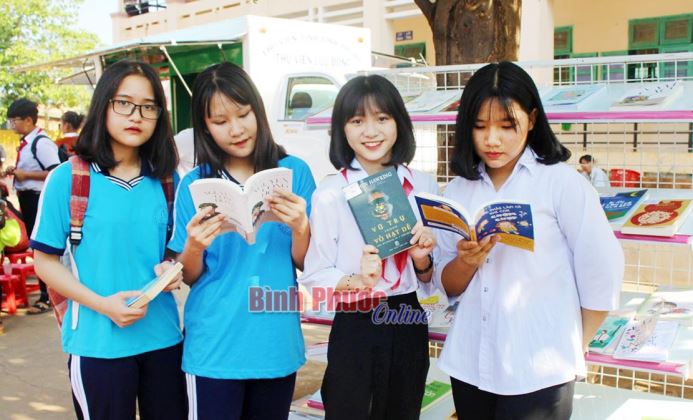 Chú trọng phát triển văn hóa đọc trong gia đình, nhà trường Chú trọng phát triển văn hóa đọc trong gia đình, nhà trường