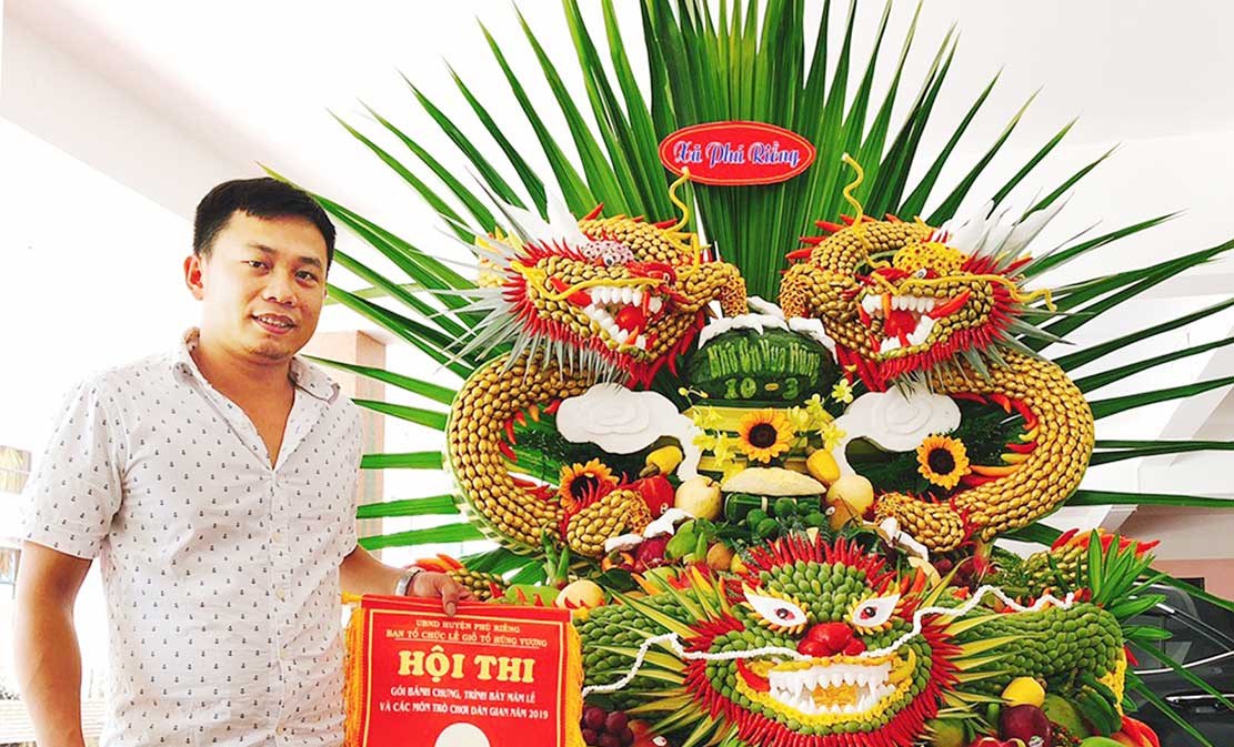 Người “thổi hồn” vào hoa trái