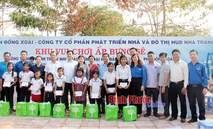 Đồng Xoài, Bình Long bàn giao công trình thanh niên