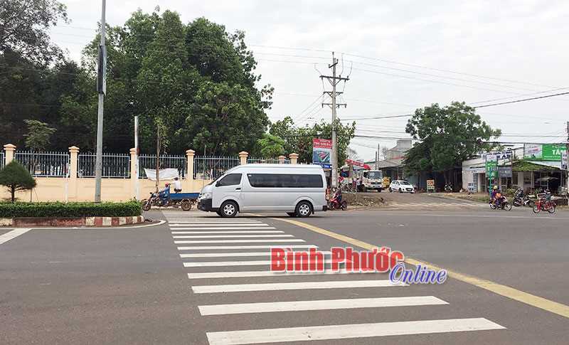 Cần lắp đặt đèn tín hiệu giao thông Cần lắp đặt đèn tín hiệu giao thông