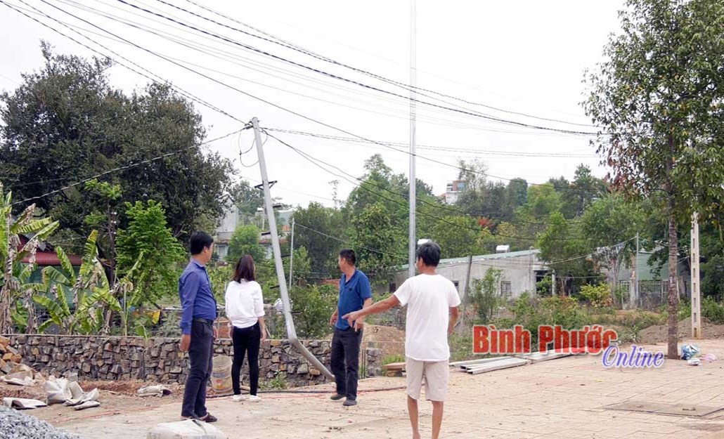 Giữa thành phố vẫn chưa có điện Giữa thành phố vẫn chưa có điện