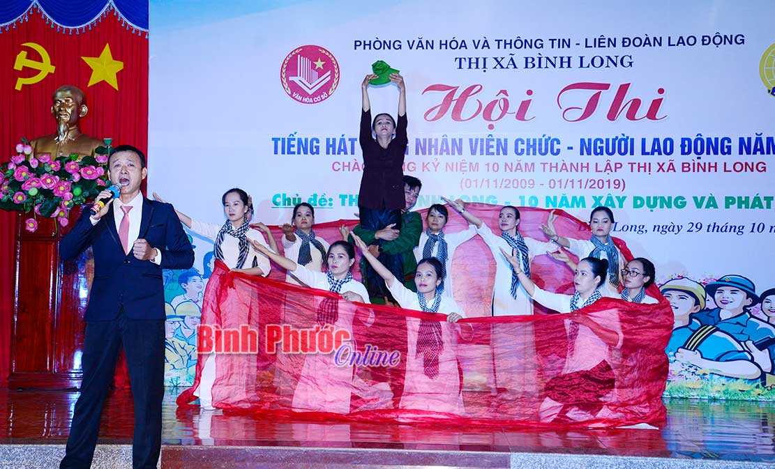 Sôi nổi hội thi tiếng hát CNVC-NLĐ năm 2019 Sôi nổi hội thi tiếng hát CNVC-NLĐ năm 2019