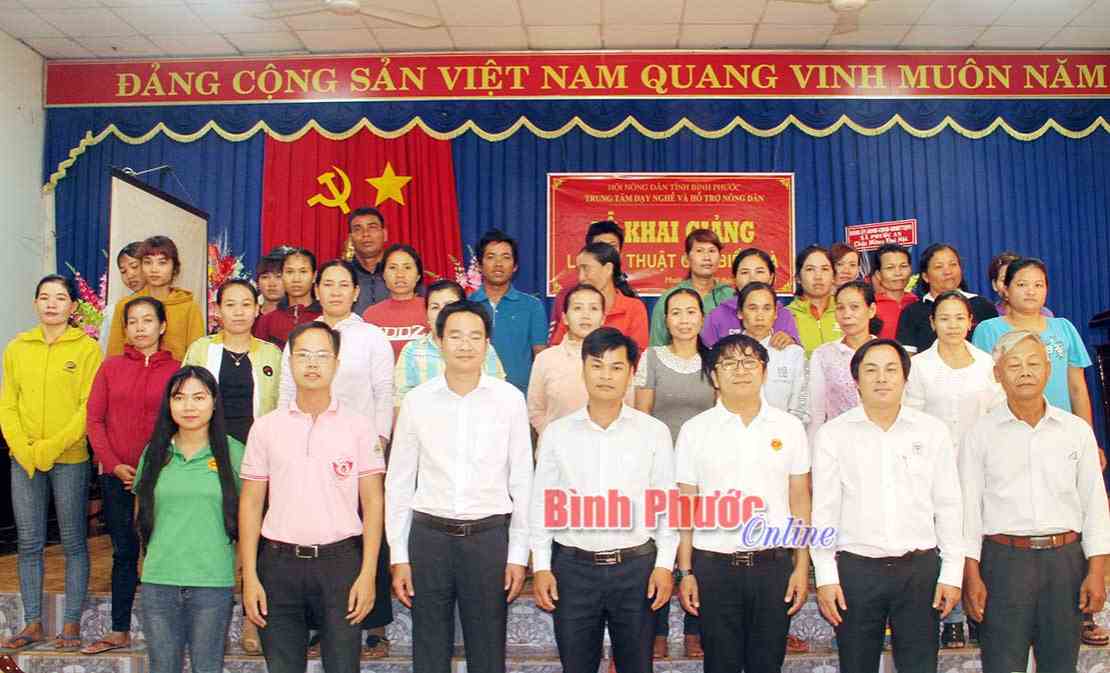 35 học viên DTTS được đào tạo kỹ thuật chế biến gà 35 học viên DTTS được đào tạo kỹ thuật chế biến gà