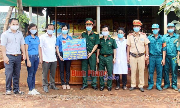 Việt Nam - tấm gương về tình người Việt Nam - tấm gương về tình người
