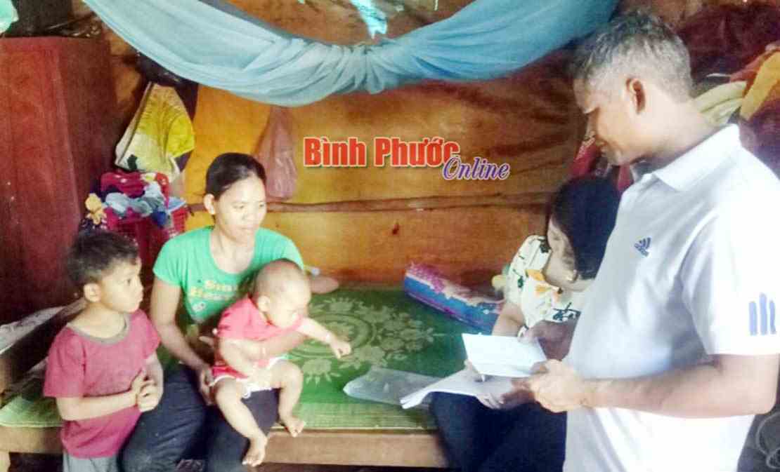“Không để hộ nghèo bị bỏ lại phía sau” “Không để hộ nghèo bị bỏ lại phía sau”