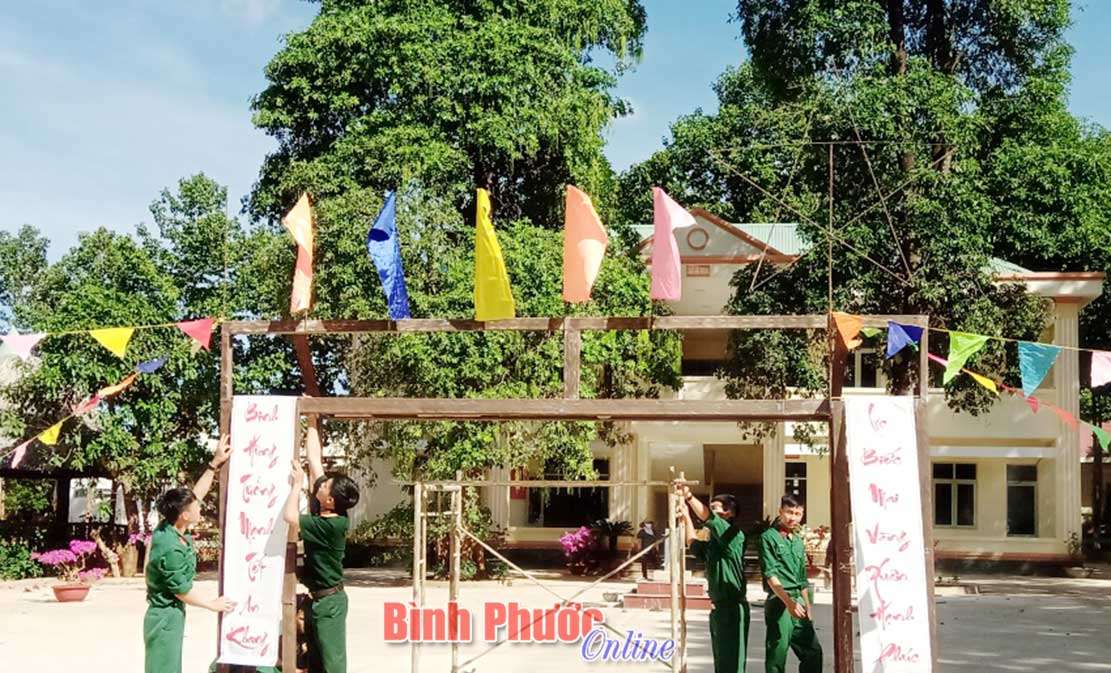Ấm tình xuân nơi biên giới Ấm tình xuân nơi biên giới
