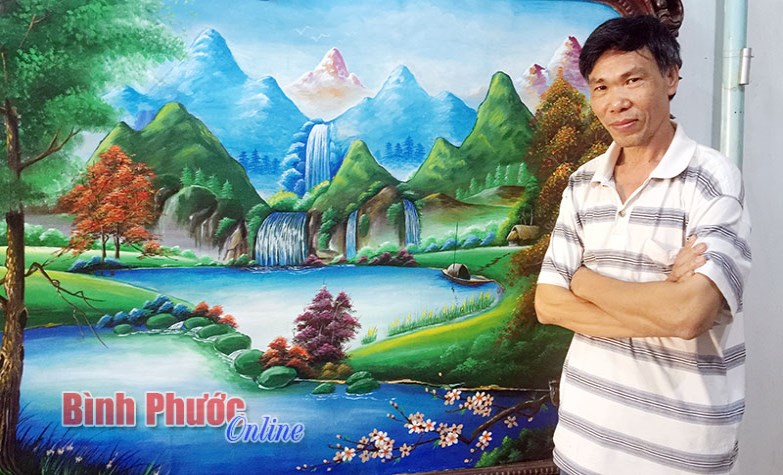 “Sống” với nghề vẽ tranh tường “Sống” với nghề vẽ tranh tường