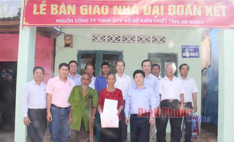 Xổ số kiến thiết An Giang tặng 10 nhà đại đoàn kết Xổ số kiến thiết An Giang tặng 10 nhà đại đoàn kết