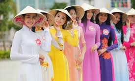 Xin giữ lấy hồn cốt của áo dài truyền thống!