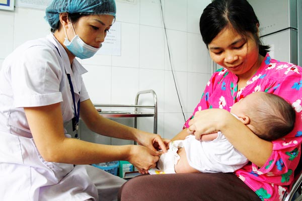 Đảm bảo tất cả trẻ em đủ 9 tháng tuổi được tiêm vaccine sởi