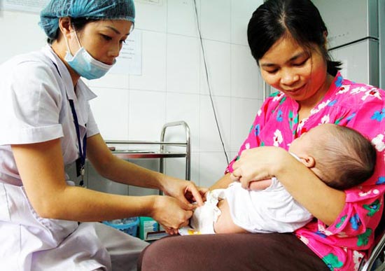 Bị tai biến nặng sau tiêm chủng vaccine: Được bồi thường
