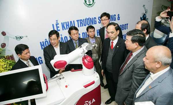 Lần đầu tiên Việt Nam dùng robot phẫu thuật thần kinh
