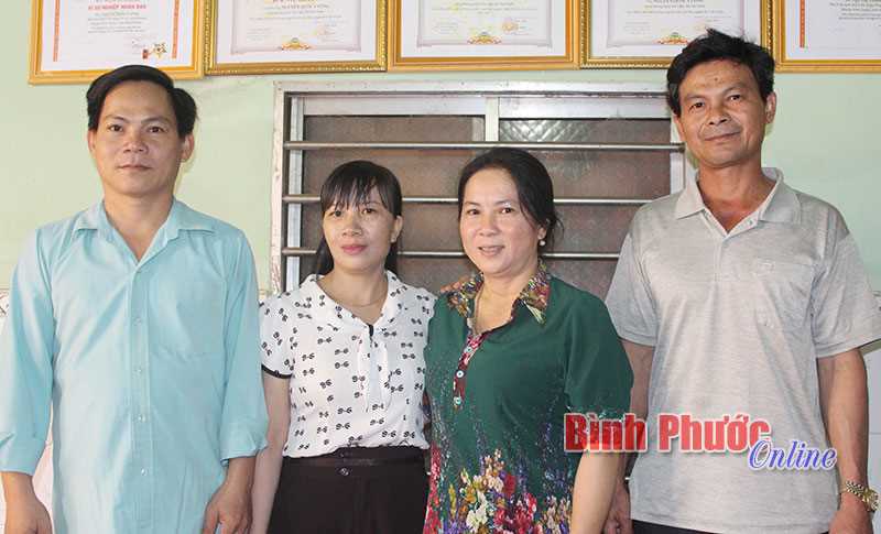 Cho đời “nở hoa” Cho đời “nở hoa”