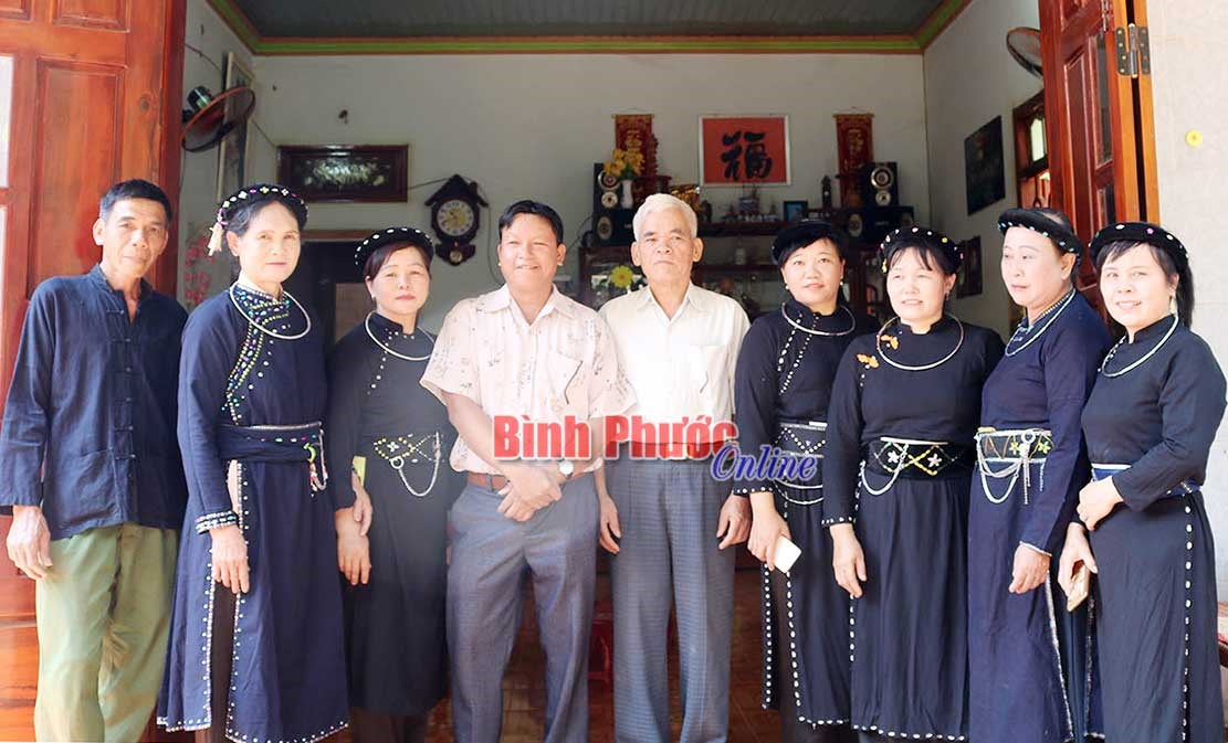 Gìn giữ và phát huy nghệ thuật hát then, đàn tính Gìn giữ và phát huy nghệ thuật hát then, đàn tính