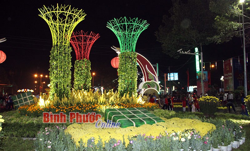 Khai mạc đường hoa xuân tại Quảng trường 23-3