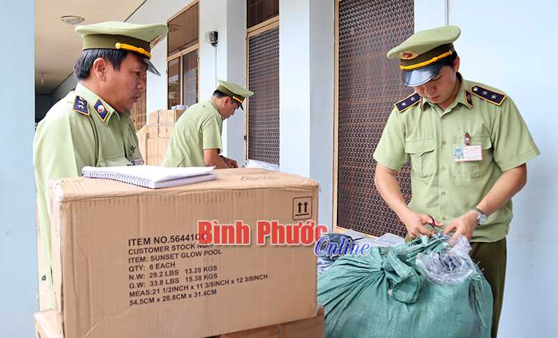 Lượng lớn hàng hóa nhập lậu bị tạm giữ