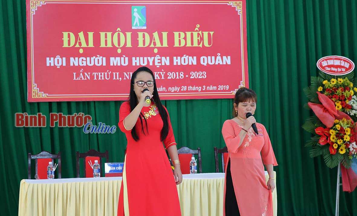 Niềm vui văn nghệ của người khiếm thị Niềm vui văn nghệ của người khiếm thị