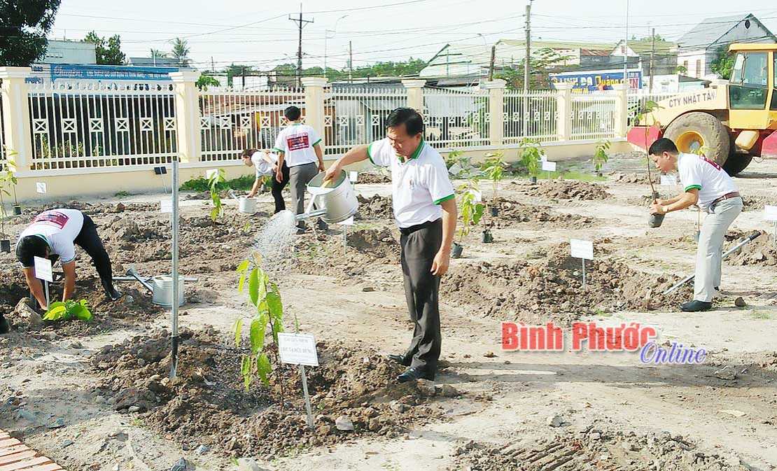 Chơn Thành: 99,09% hộ dân sử dụng nước hợp vệ sinh