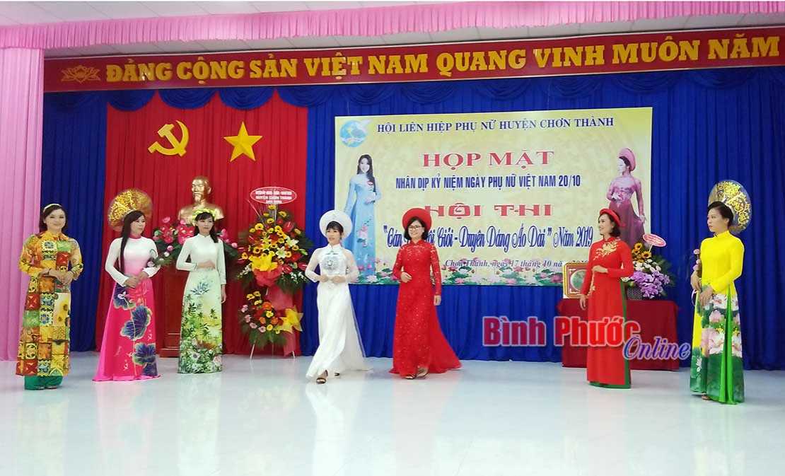 Chơn Thành thi “Cán bộ hội giỏi và duyên dáng áo dài”