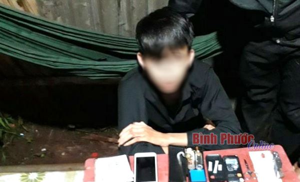 Bắt quả tang đối tượng tàng trữ, sử dụng ma túy đá